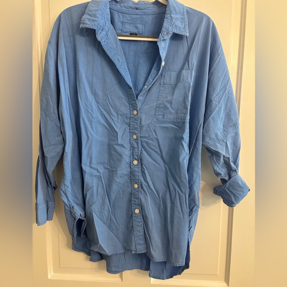 American Eagle Casual Blue Button-Up Shirt